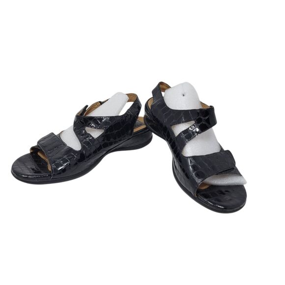 Clarks Artisan Sandals Womens size 8.5M Black Patent Leather Strappy Slingback - Picture 1 of 9